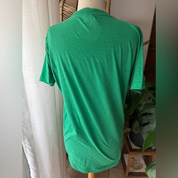 Green Mickey Mouse T-Shirt Disney‎ Disneyland - Picture 2 of 2